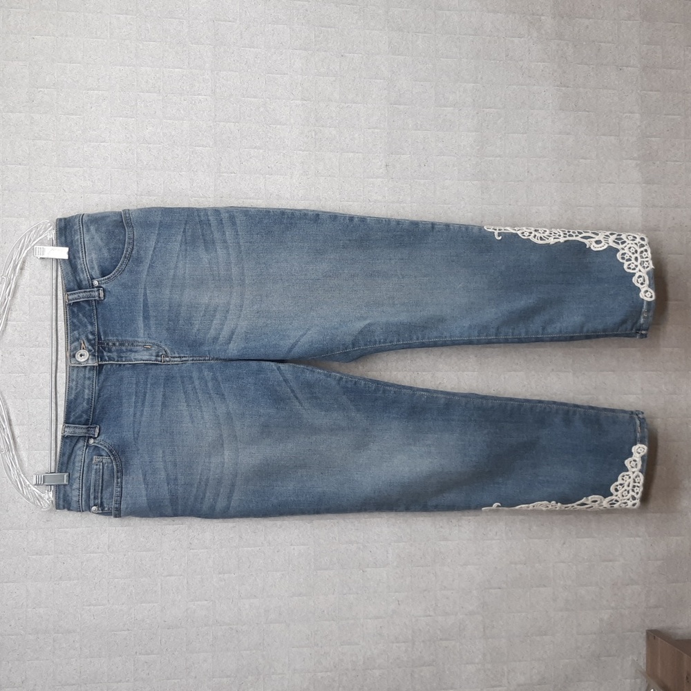 INC International Concepts Cropped Jeans